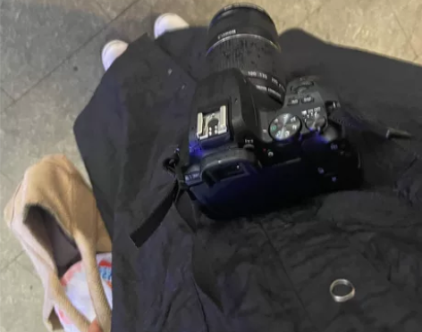 佳能EOS200D2代 外加一个长焦镜头 ...