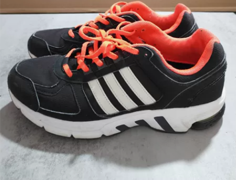 40码男士正品阿迪达斯休闲运动鞋 时尚百搭...