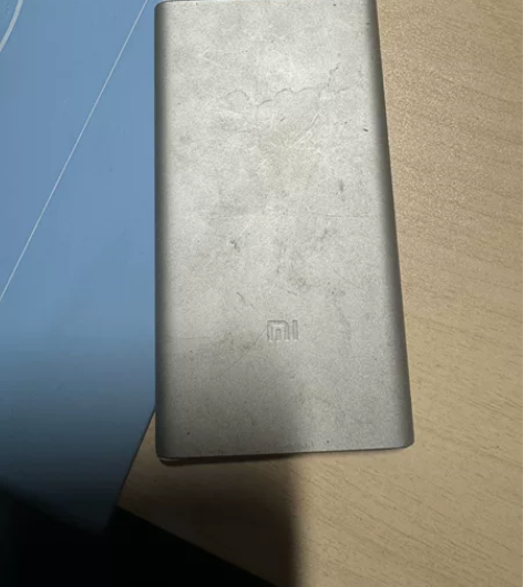 两个小米移动电源，一口价49，买一送一。也...