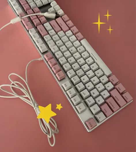 女大学生自用键盘，达尔优键盘，茶轴，在宿舍...