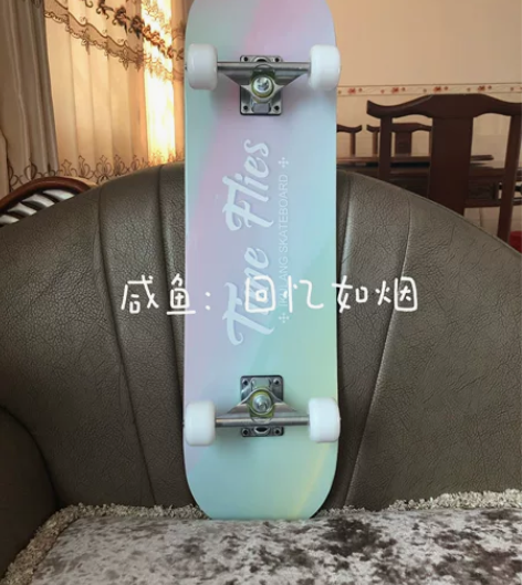 全新未拆封出，原价四百多的DBH定制滑版，...