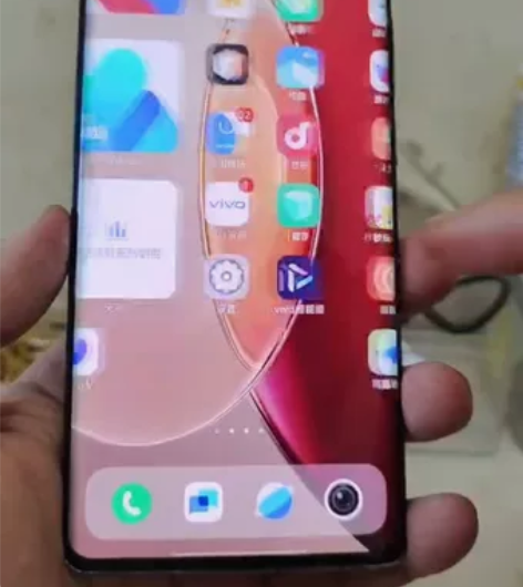 vivox90 8+256  红色 屏幕显...