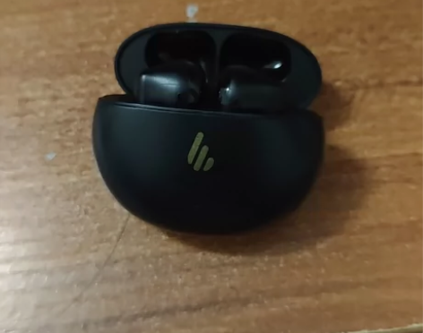 漫步者耳机。便宜卖了 忘记什么型号了。功能...