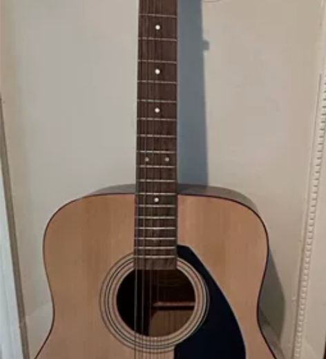 雅马哈吉他 F310有琴包，琴很新，需要自...