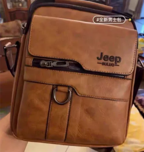 朋友送的生日礼物，没背过，保证全新 真皮质...