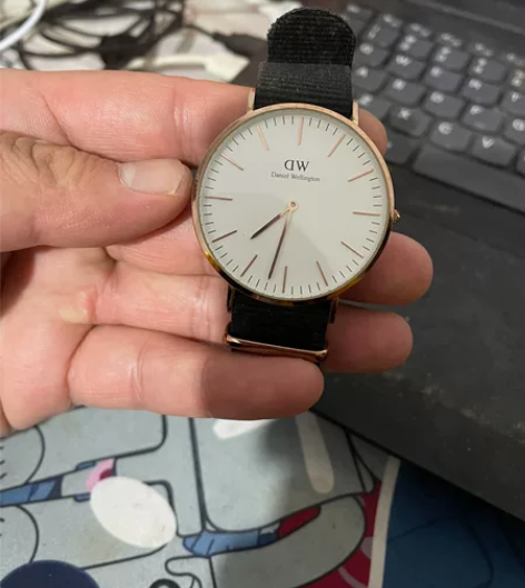 DW手表，40表盘，表带非原装，没电了，需...
