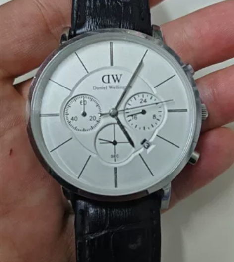 DW手表石英表！走时没问题！大小秒针都会走...