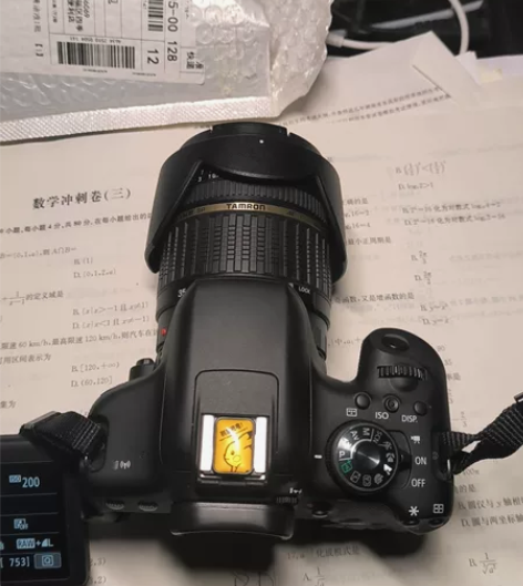 佳能750d成色95新，带一个原装背带，还...