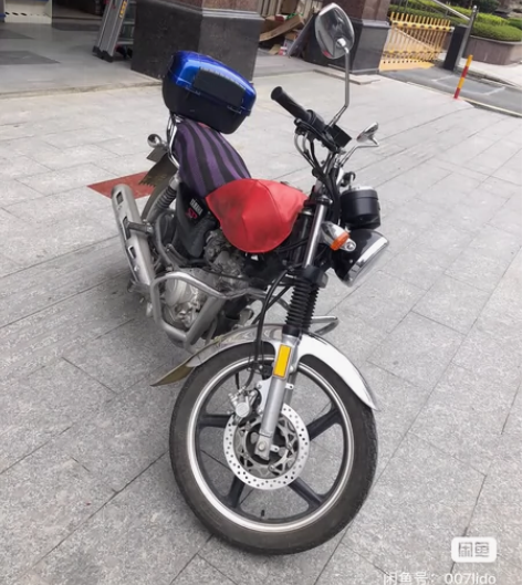 雅马哈天俊太子款摩托车高配碟刹版。车一手买...