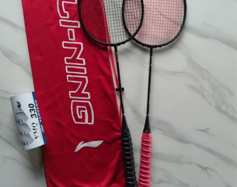 一对亏本急出，李宁原来买来400多的，闲置...