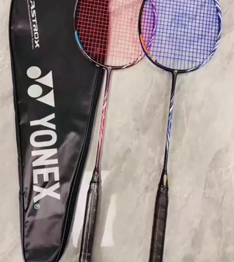 个人闲置 没发票 原价一千多尤尼克斯羽毛球拍天斧100古红色...