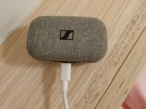 森海塞尔可以正常充电，耳机无法充电小问题而...