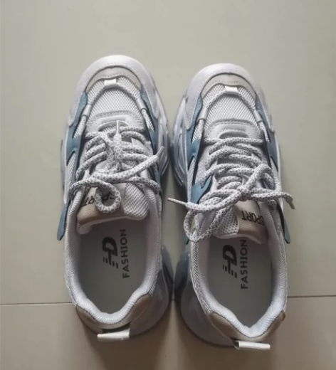 女士内增高鞋36码。别人送的，全新没有穿过...