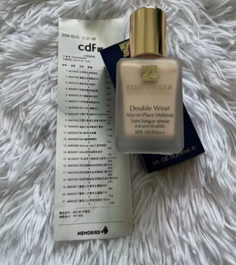 雅诗兰黛dw粉底液 产品都是去年在免税店购...