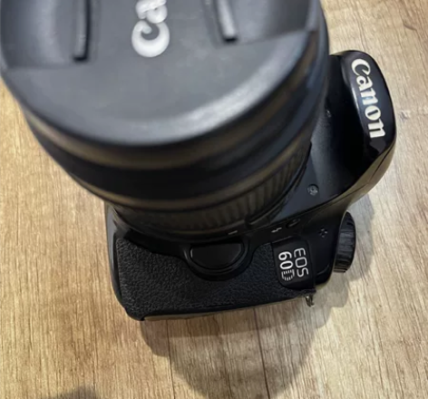 佳能60d，6-7成新  正常使用 带一块...