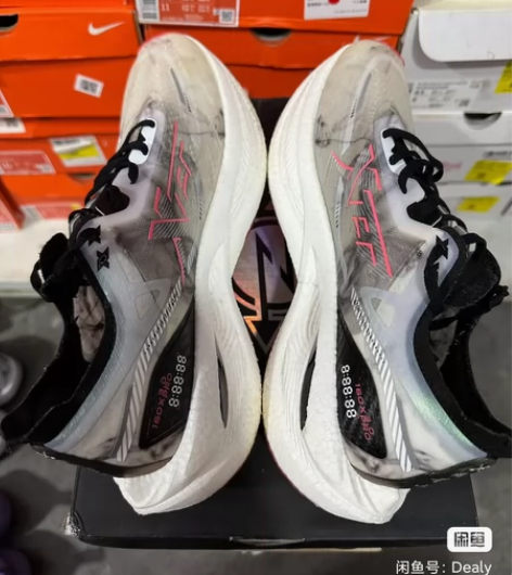 特步160x3  穿几次 原盒都在 马拉松...