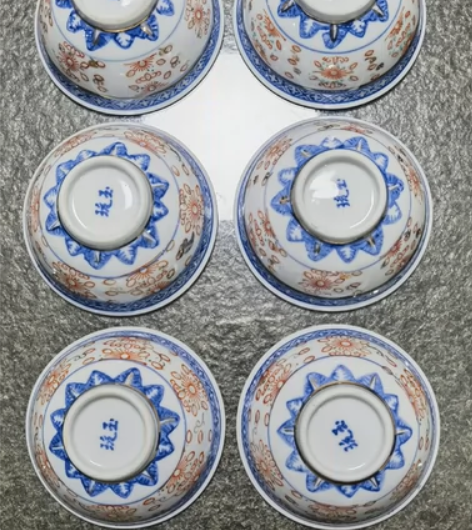 景德镇80年代仿古小茶碗16只，青花玲珑描...