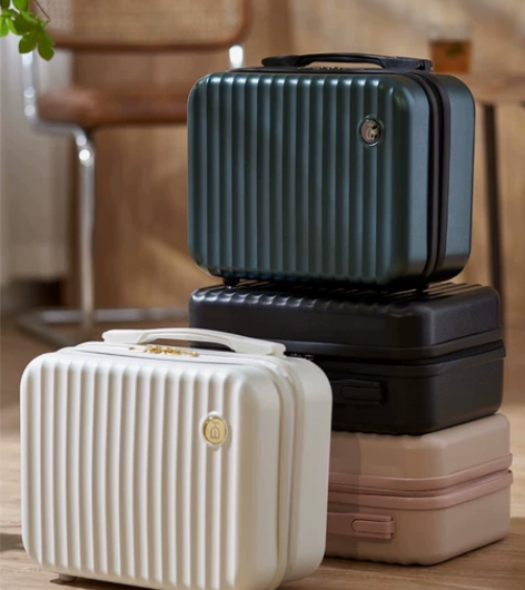 朗客mini行李箱，黑色全新。 感兴趣的话...