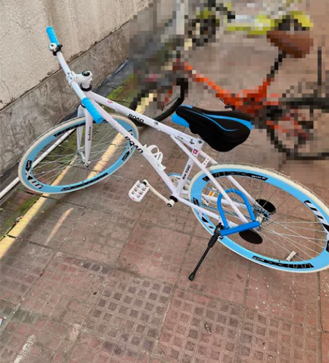 车子如图所示，26寸，车圈是60刀，倒刹，...