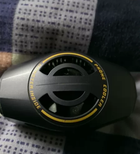 自用手机散热背夹低价出售 感兴趣的话点“我...