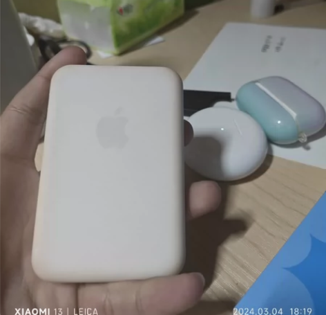 磁吸充电宝。3000毫安 感兴趣的话点“我...