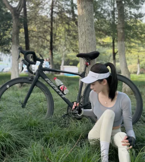 【清仓低价出售】有意者可小刀??ESCAP...