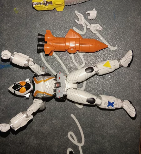 假面骑士火箭，配件齐全 售出不退不换