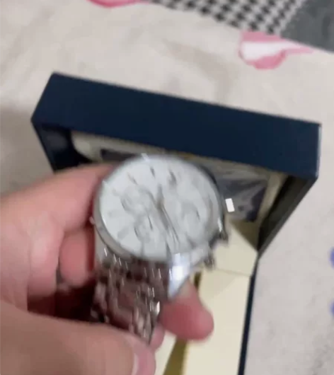 花花公子手表  朋友送的戴着不合适 全新未...