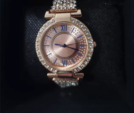 粉红满钻合金钢带表轻奢满天星网红石英表小众...