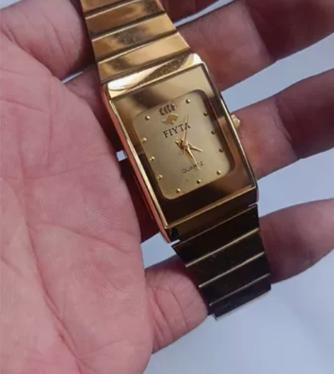 ，老款怀旧石英手表，几十年前的库存手表，走...