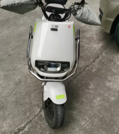 自家用车，五羊带牌电动车，6个大电池刚换一...