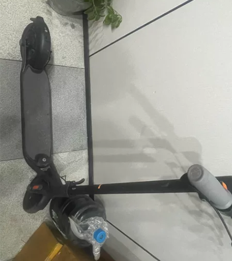 九号 f25 没咋开过 估计一共开了八十多...