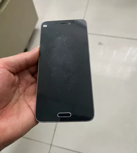 个人小米 5   32GB内存，黑色，成色...
