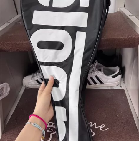 天龙碳素网球拍 大学体育课用过 感兴趣的话...