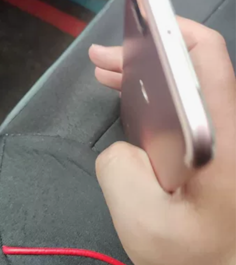 小米5x64g内存，正常开机使用， 感兴趣...