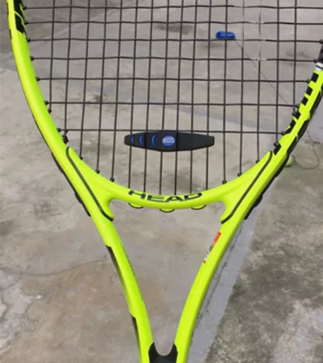 出HEAD品牌的网球拍 颜色绿色，单只的价...