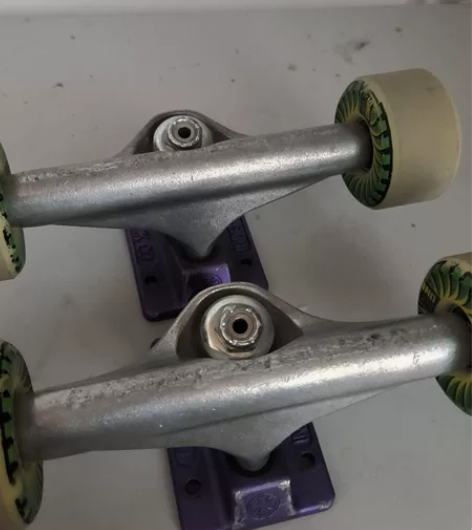 indy滑板支架，紫色底座双中空 没呲过杆...