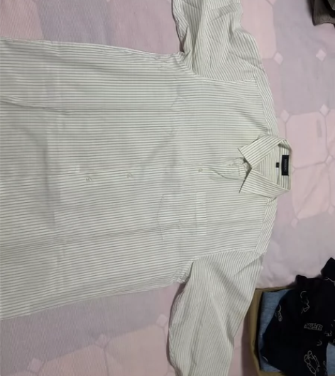 男士衬衣,瑕疵见图(一经售出不退不换) 感...