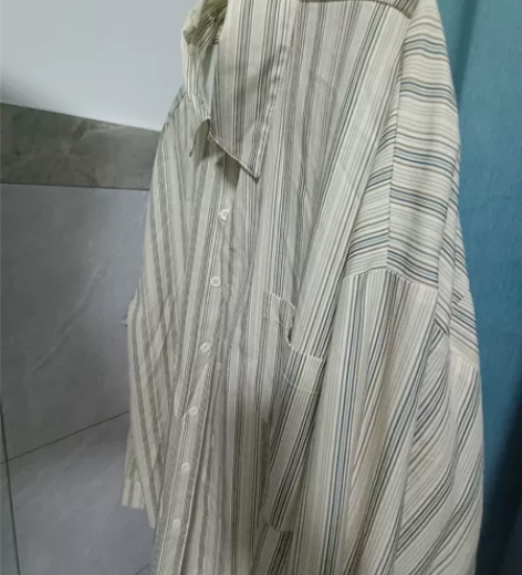 男士衬衫，质量好，穿着舒服，只穿过两三次，...