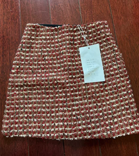 法式小香风本身裙，全新，S码，包邮 感兴趣...