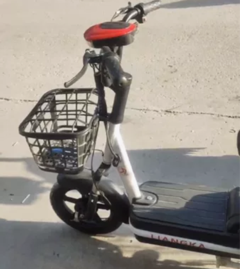 亮咖电动车一辆成色9成刚买几个月 因工作调...