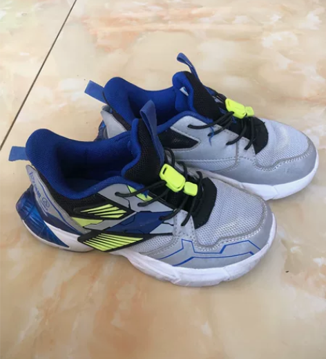 361度男童运动鞋，30码，内长18.5厘...