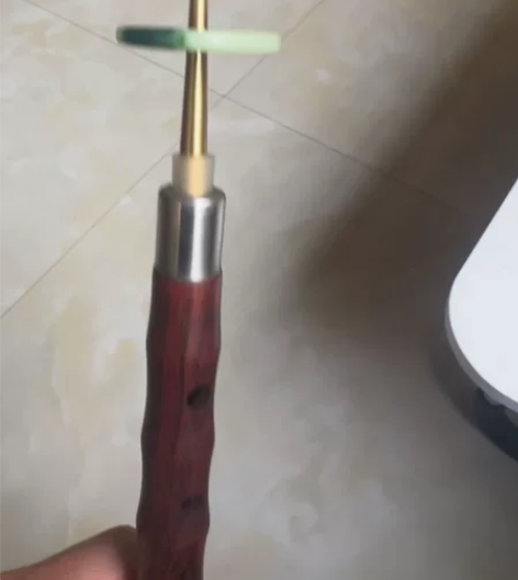 燕京D调唢呐,基本没怎么用,唢呐杆材质是沙...