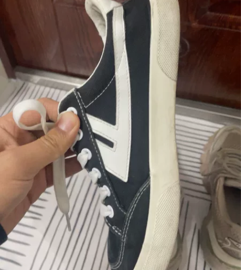 回力小板鞋，41码，买回去穿着玩儿、售出默...