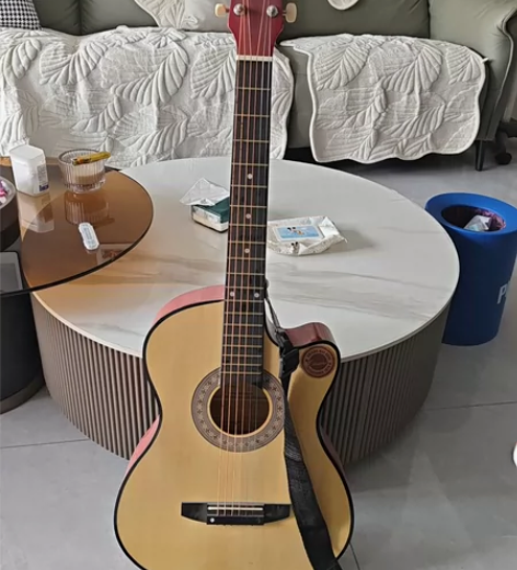 卡斯摩casme 吉他 入门级吉他，品相还...