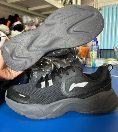 45码！李ning鞋面，匹ke超轻高弹底。...