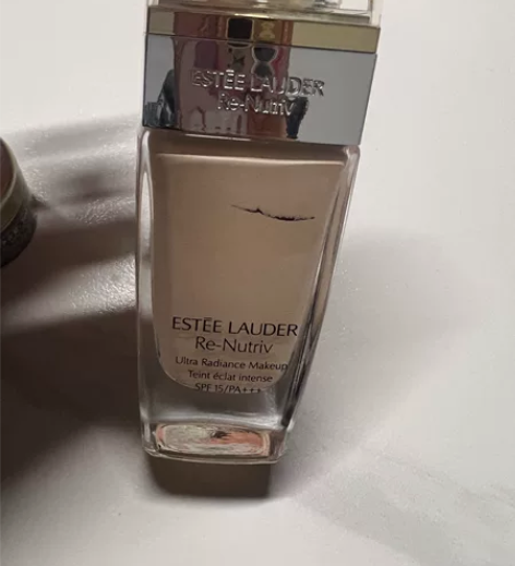 雅诗兰黛白金粉底液1c0，很少用刚发现过期...