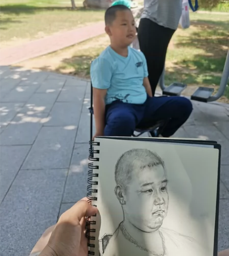 接素描头像定制，素描人像定制，素描画像定制...