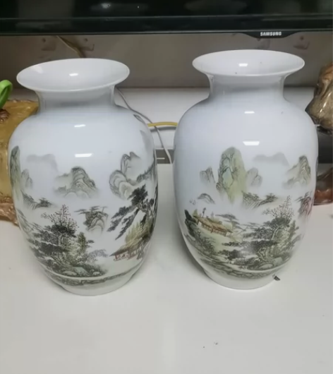 陶瓷花瓶  景德镇制 高度23厘米 大气典...