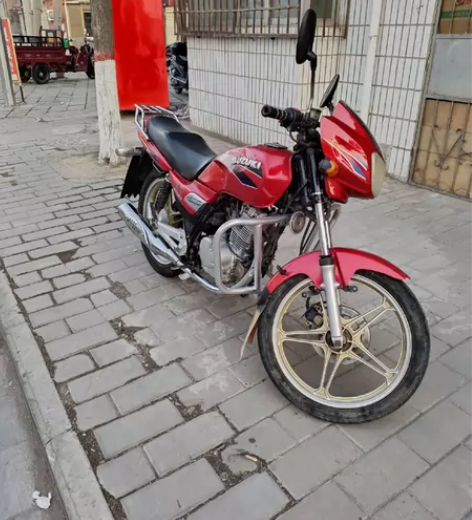 铃木钻豹125摩托车，两万公里数，新电瓶，...